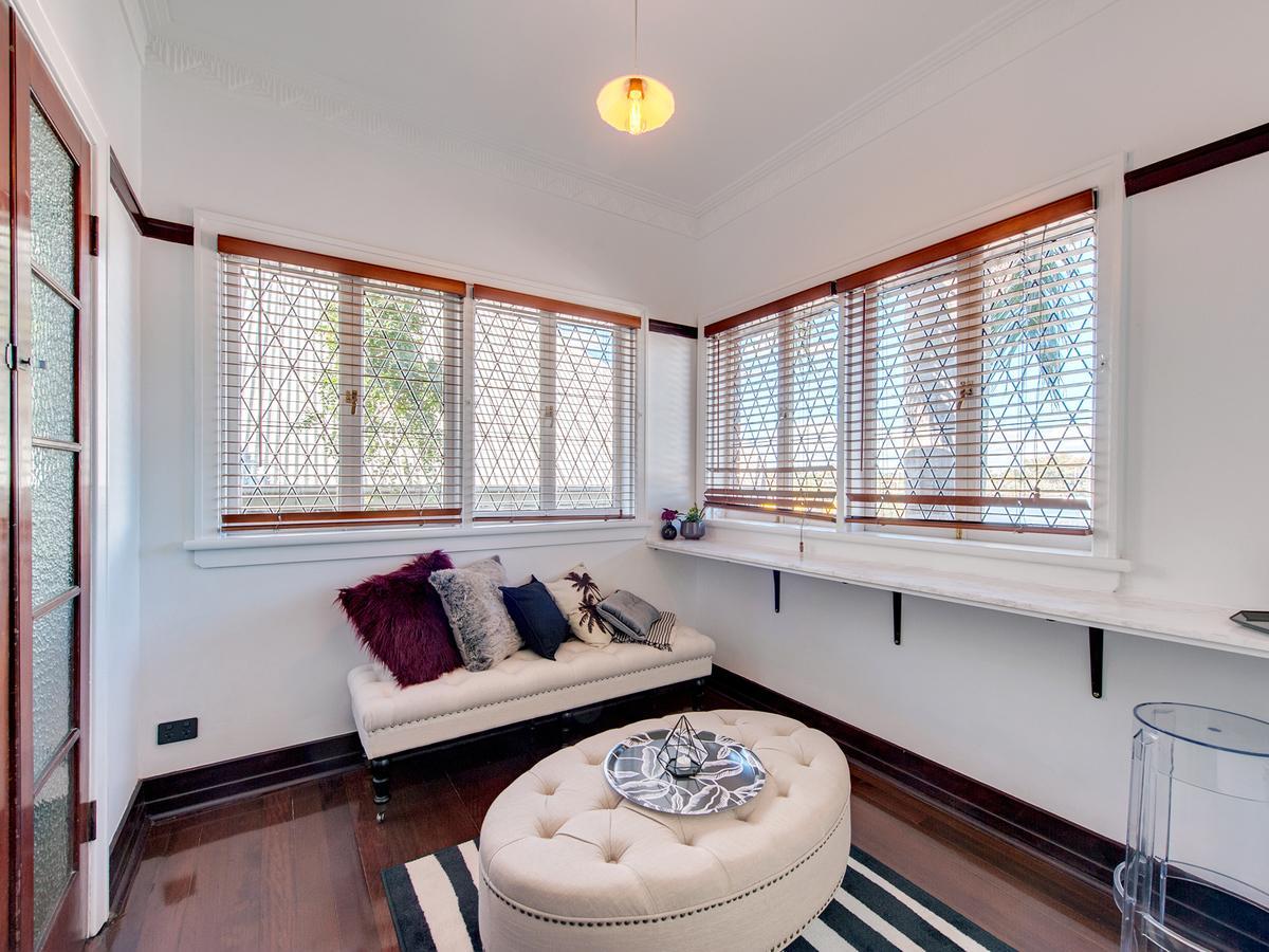 Anville Court Brisbane Extérieur photo